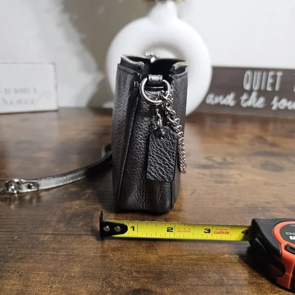 COACH LARGE WRISTLET 19 IN METALLIC PEBBLE LEATHER - Picture 4 of 7